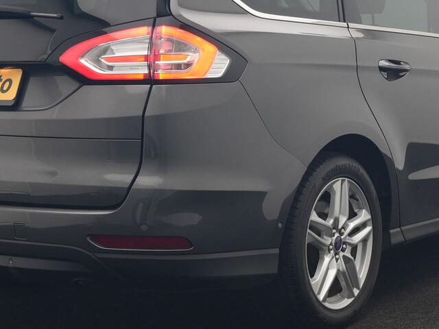 Ford GALAXY 2.0 Titanium Automaat 7 Persoons 241pk Dealer O.H. | Panodak | Adaptive Cruise | Camera | Alcantara Sportstoelen Memory & Verwarmd | Stuur Verwarmd | Apple Carplay | LED Koplampen | Navigatie |
