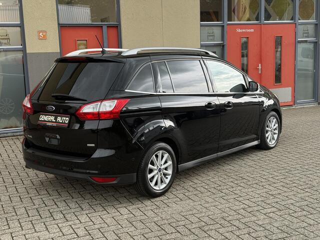 Ford GRAND C-MAX 1.0 Titanium 7p. Navigatie, CarPlay