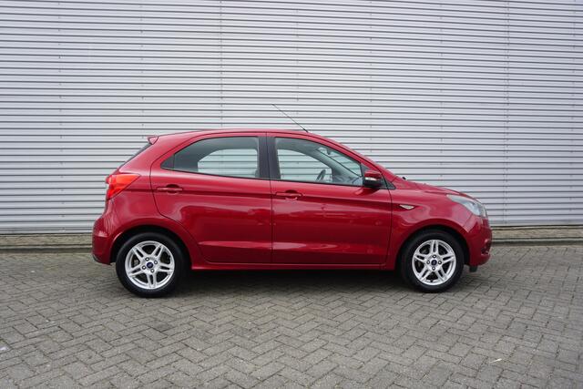 Ford KA Ka+ 1.2 Trend Ultimate Airco / Cruise / Parkeers. / BT / Trekhaak / Lm velgen / NAP