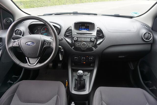 Ford KA Ka+ 1.2 Trend Ultimate Airco / Cruise / Parkeers. / BT / Trekhaak / Lm velgen / NAP