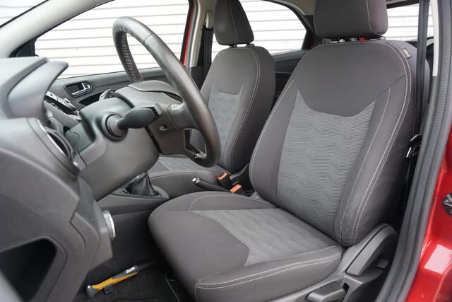 Ford KA Ka+ 1.2 Trend Ultimate Airco / Cruise / Parkeers. / BT / Trekhaak / Lm velgen / NAP