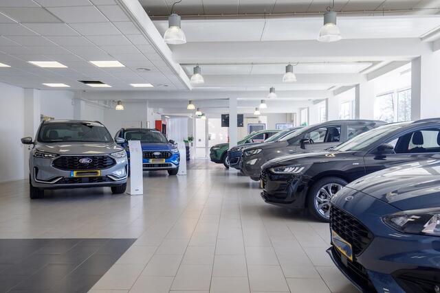Ford KA Ka+ 1.2i 85pk Ultimate Airco Parkeersensoren LM velgen met All season Banden 5d Dealeronderhouden