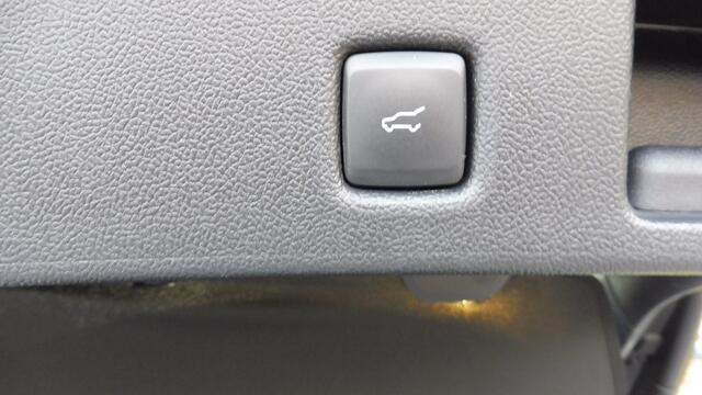 Ford KUGA 1.5 150pk ST-Line X DAP, Tech Pack, Winter Pack en trekhaak nieuw 48.000,-
