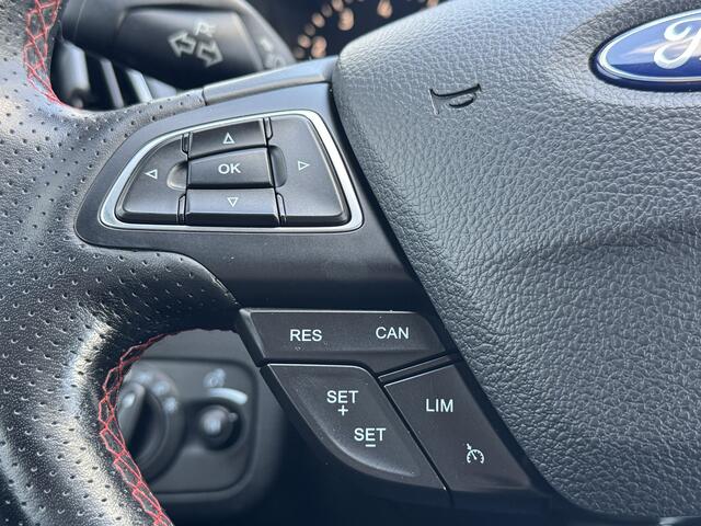 Ford KUGA 1.5 EcoBoost ST Line Trekhaak/Apple Carplay.