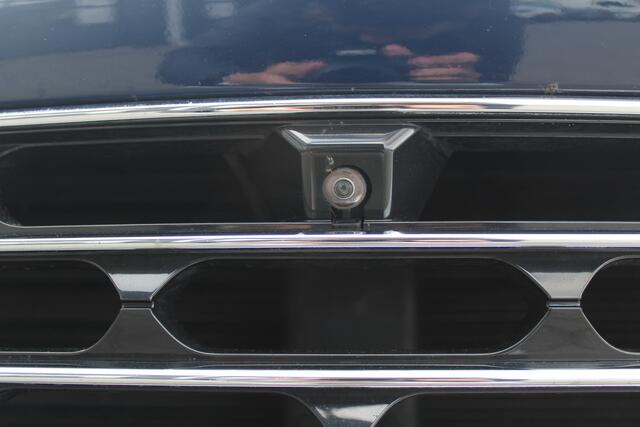 Ford KUGA 2.5 PHEV Titanium X | Incl. 12 maanden garantie | Cruise control | Head-up display | Dodehoek detectie | Elektrisch bedienbare achterklep | Licht metalen velgen | Airco | Parkeersensoren voor/achter | Parkeercamera voor/achter