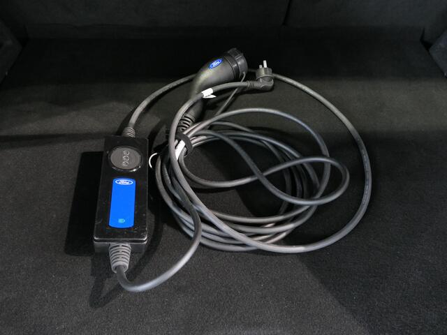 Ford KUGA 2.5 PHEV ST-Line X - Head up display, dode hoek, rondom camera