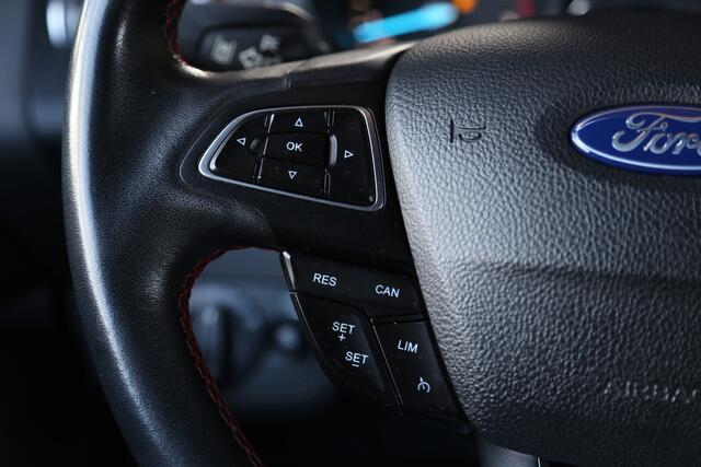 Ford KUGA 1.5 EcoBoost ST Line Navi Xenon