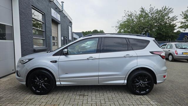 Ford KUGA 1.5 EcoBoost ST Line 4WD | 19" | WINTERPAKKET | NIEUWSTAAT | DEALER ONDERHOUDEN