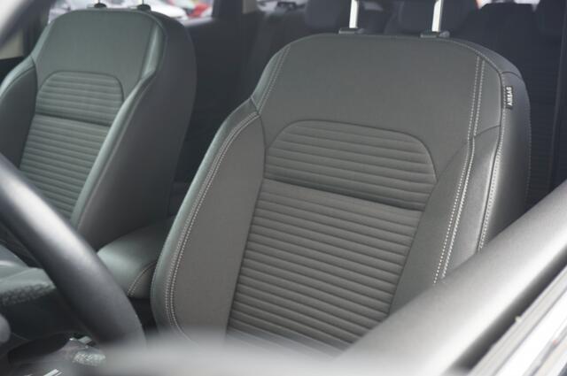Ford KUGA 120PK Titanium TREKHAAK | CARPLAY | KEYLESS | CAMERA | ELEK.KLEP
