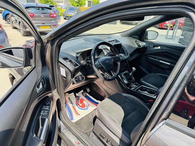 Ford KUGA 1.5 EcoBoost ST Line