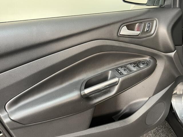 Ford KUGA 1.5 EcoBoost ST Line Climate &Cruise Control / Navi / Trekhaak / Stoelverw.