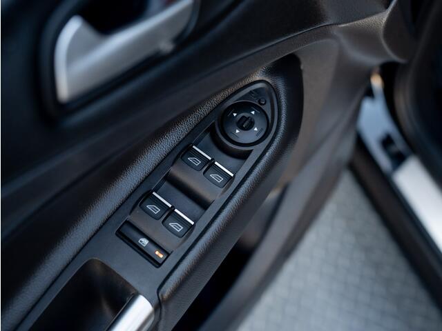 Ford KUGA 1.5 EcoBoost Titanium | Keyless | Apple Carplay | Set Zomer & Winterbanden | Prijs Rijklaar!!