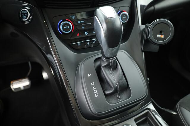 Ford KUGA 1.5 ST-Line 4WD Aut. | Pano | Camera | Apple CarPlay | Stoel / Stuurverw. | Trekhaak