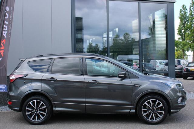 Ford KUGA 1.5 EcoBoost ST Line 47DKM, STUUR, STOEL, VOORRUITVERWARMING