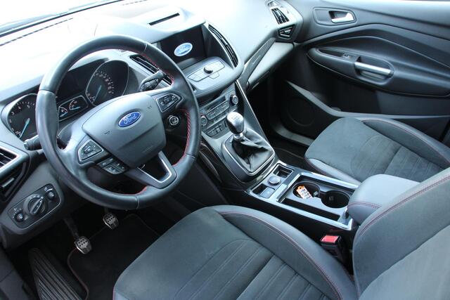 Ford KUGA 1.5 EcoBoost ST Line 47DKM, STUUR, STOEL, VOORRUITVERWARMING
