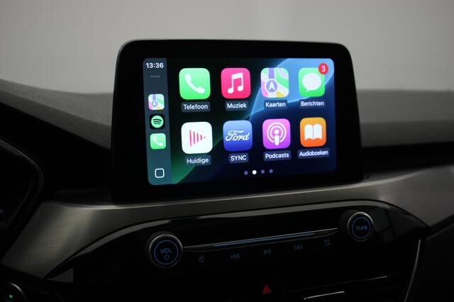Ford KUGA 2.5 PHEV Titanium - Panorama, Carplay, Clima
