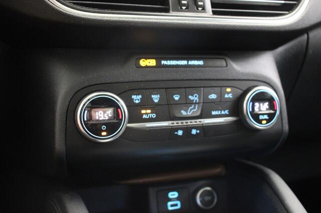 Ford KUGA 2.5 PHEV Titanium - Panorama, Carplay, Clima