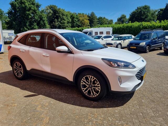 Ford KUGA 2.5 PHEV TITANIUM