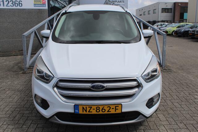 Ford KUGA 1.5 EcoBoost Titanium Navigatie/Parkeersensoren/Climate control/Voorruitverwarming/Cruise control/Keyless/Android auto/Bluetooth/17'' Lichtmetalen velgen.