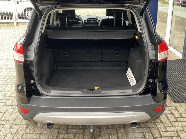 Ford KUGA 1.5 Titanium 4WD / Automaat / NL-Auto / Dealer-Onderhouden / Vol-Leder / Stoelverwarming / Cruise-Control / Climate-Control / Trekhaak / Elektr.-Stoelen / Elektr.-Achterklep / DAB Radio-Bluetooth / Navi / keyless / PDC V+A met Camera / 17'' LMV / All-Seas