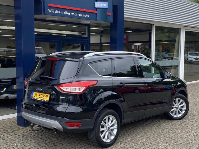 Ford KUGA 1.5 Titanium 4WD / Automaat / NL-Auto / Dealer-Onderhouden / Vol-Leder / Stoelverwarming / Cruise-Control / Climate-Control / Trekhaak / Elektr.-Stoelen / Elektr.-Achterklep / DAB Radio-Bluetooth / Navi / keyless / PDC V+A met Camera / 17'' LMV / All-Seas