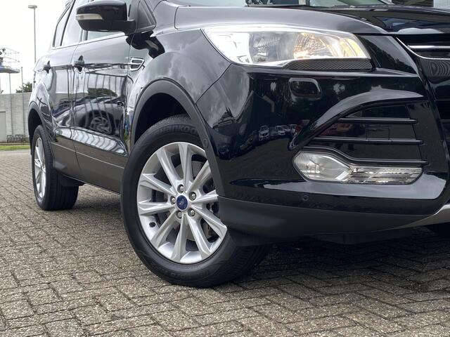 Ford KUGA 1.5 Titanium 4WD / Automaat / NL-Auto / Dealer-Onderhouden / Vol-Leder / Stoelverwarming / Cruise-Control / Climate-Control / Trekhaak / Elektr.-Stoelen / Elektr.-Achterklep / DAB Radio-Bluetooth / Navi / keyless / PDC V+A met Camera / 17'' LMV / All-Seas