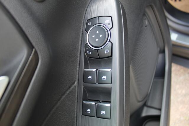 Ford KUGA 2.5 PHEV Vignale, Zeer veel comfort voor weinig Leder bekleding , winter pack , Camera , Navigatie , Cruis LED dag rijverlichting , 1500kg trekgewicht