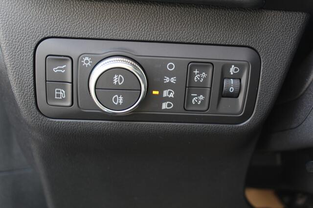 Ford KUGA 2.5 PHEV Vignale, Zeer veel comfort voor weinig Leder bekleding , winter pack , Camera , Navigatie , Cruis LED dag rijverlichting , 1500kg trekgewicht