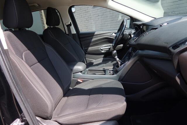 Ford KUGA 1.5 ECOBOOST TITANIUM, NAVI , TREKHAAK ENZ...
