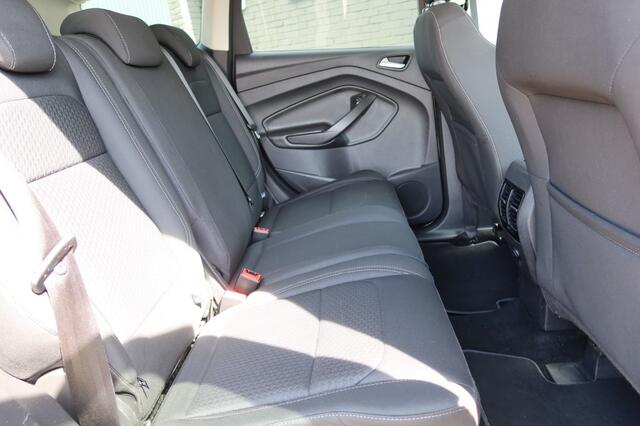 Ford KUGA 1.5 ECOBOOST TITANIUM, NAVI , TREKHAAK ENZ...