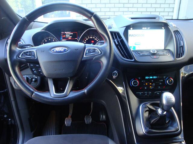 Ford KUGA 1.5 EcoBoost ST Line