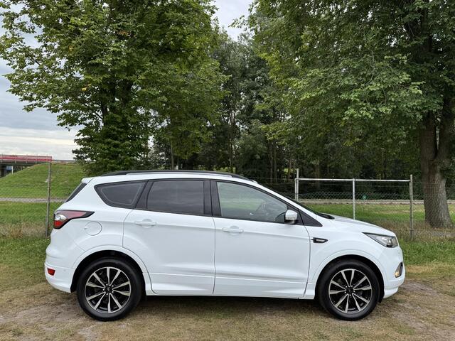 Ford KUGA 1.5 EB 150PK ST Line | TREKHAAK | 2.000 KG TREKKEN | WINTERPACK | CRUISE |