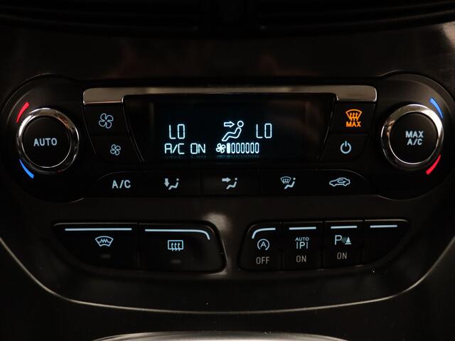 Ford KUGA 150pk Titanium Styling Pack Camera | Cruise | Navi | Parkeersens. v+a | Stoel-/voorruitverw. | Trekhaak