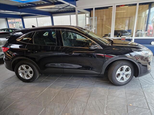 Ford KUGA 1.5 EcoBoost Titanium Trekhaak 4-seizoenenbanden!!!