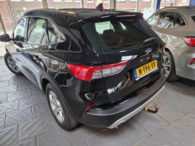 Ford KUGA 1.5 EcoBoost Titanium Trekhaak 4-seizoenenbanden!!!