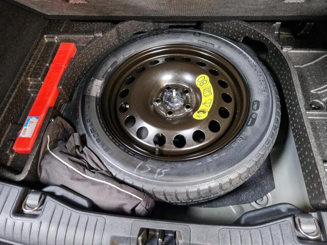 Ford KUGA 1.5 EcoBoost Titanium Trekhaak 4-seizoenenbanden!!!