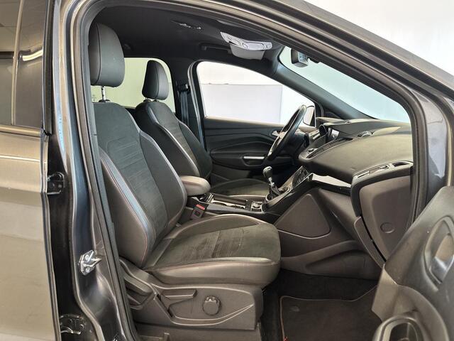 Ford KUGA 1.5 EcoBoost 150pk ST Line Navi Leder Trekhaak Parking pack Voorruitverwarming Privacy Glass