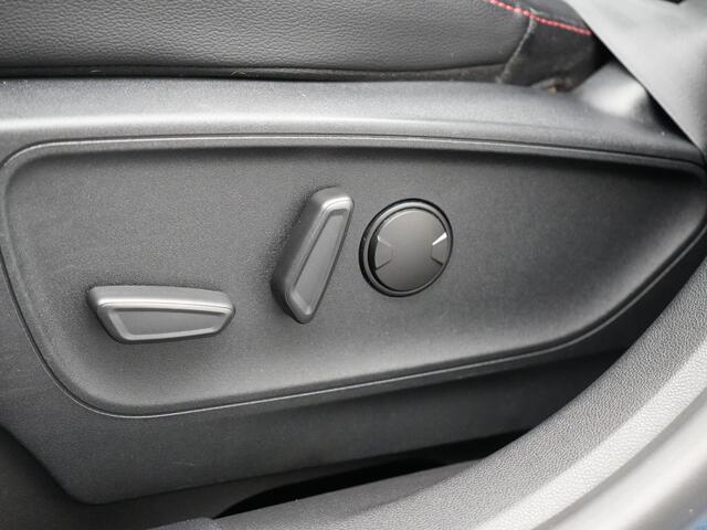 Ford KUGA 1.5 EcoBoost ST-Line X 150pk Dealer O.H | Trekhaak Af Fabriek | Panodak | Head Up | Adaptive Cruise | Bang & Olufsen Sound | Alcantara Sportstoelen Verwarmd | Camera | Stuur Verwarmd | Keyless | Navigatie | Blis | Virtual | DAB |