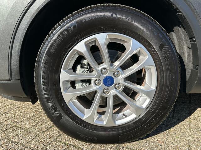 Ford KUGA 2.5 PHEV TITANIUM