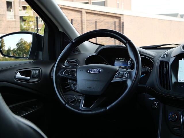 Ford KUGA 1.5 183 Pk EcoBoost Vignale Automaat Navi / Apple Carplay / DAB / Leer / Camera / Pano-dak / Trekhaak