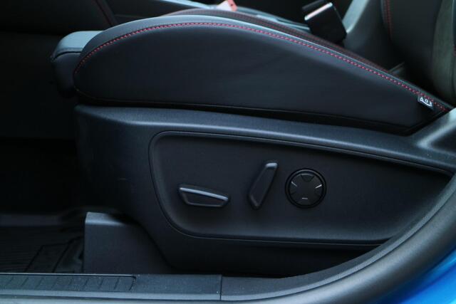 Ford KUGA 2.5 PHEV ST-Line X | Navi | Pano | Nieuw! |