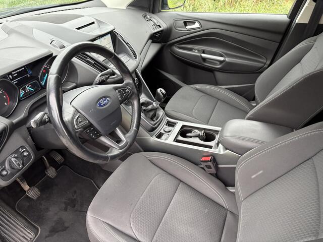 Ford KUGA 1.5 Titanium / NAVI / AIRCO ECC / CRUISE / 159dkm!