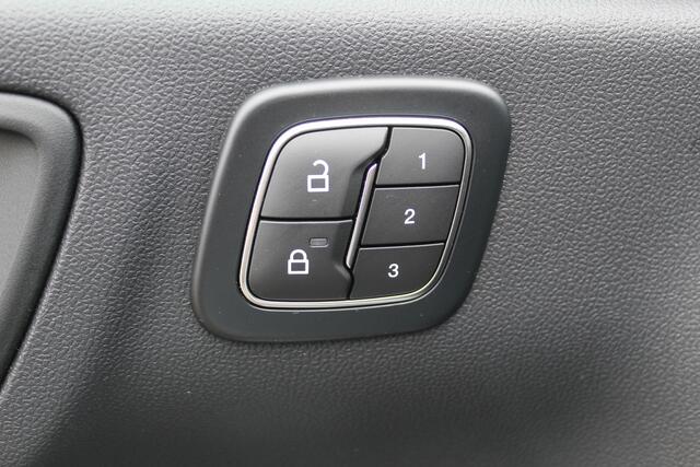 Ford KUGA 2.5 PHEV ST-Line X , 2100kg trekgewicht , Nieuw Model Panorama/schuif kantel dak , Trekhaak wegklapbaar AGR stoelen voor , Winterpack