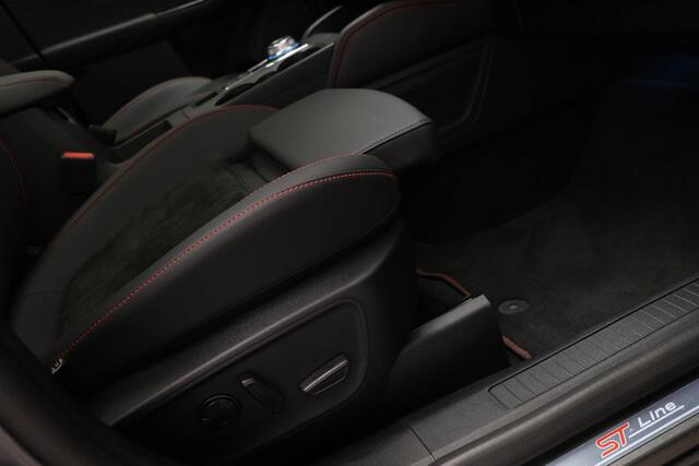 Ford KUGA 2.5 PHEV ST-Line X | WINTER / TECHNOLOGY- PACK | STUURVERWARMING | HEAD UP | PANORAMADAK