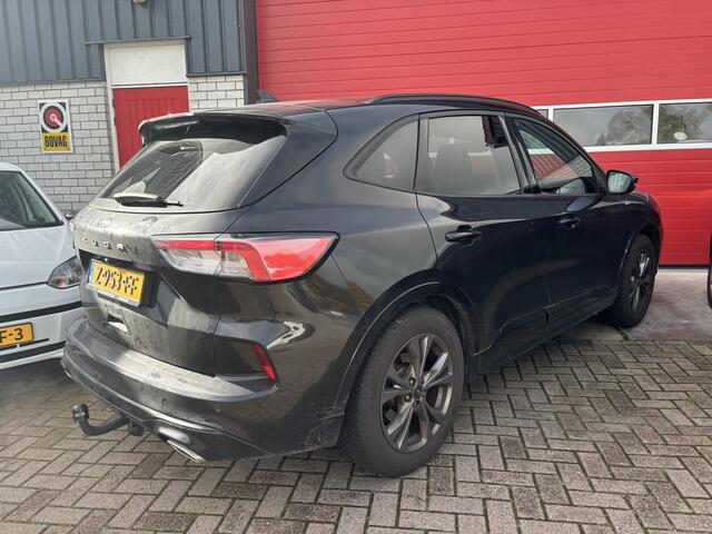Ford KUGA 1.5 ST-LIne DIESEL / 1500KG TREKKEN / AUTOMAAT / CAMERA / STOELVERW / STUURVERW / FULL LED / KEYLESS / TREKHAAK