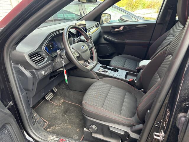 Ford KUGA 1.5 ST-LIne DIESEL / 1500KG TREKKEN / AUTOMAAT / CAMERA / STOELVERW / STUURVERW / FULL LED / KEYLESS / TREKHAAK