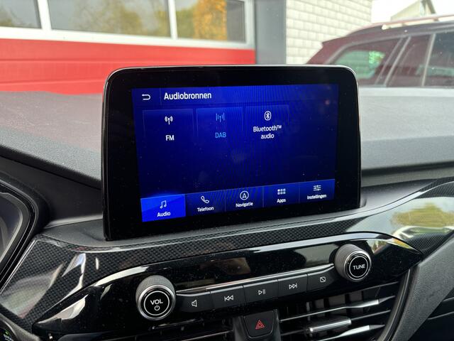 Ford KUGA 1.5 ST-LIne DIESEL / 1500KG TREKKEN / AUTOMAAT / CAMERA / STOELVERW / STUURVERW / FULL LED / KEYLESS / TREKHAAK