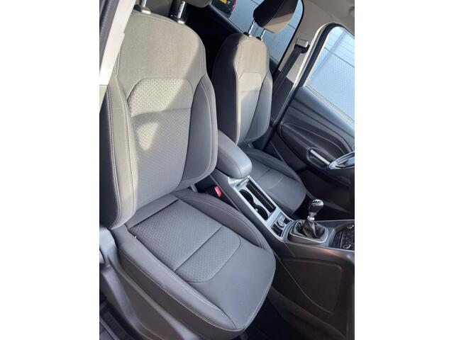 Ford KUGA 1.5 150PK EcoBoost Cool en Connect Trekhaak-Xenon-NW Distributie