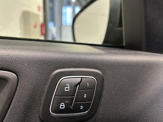 Ford KUGA 2.5 PHEV 225 pk Vignale | Trekhaak | Winter Pack | Adapt. cruise | Leder | Camera's | 1e eigenaar | 100% dealer onderh.