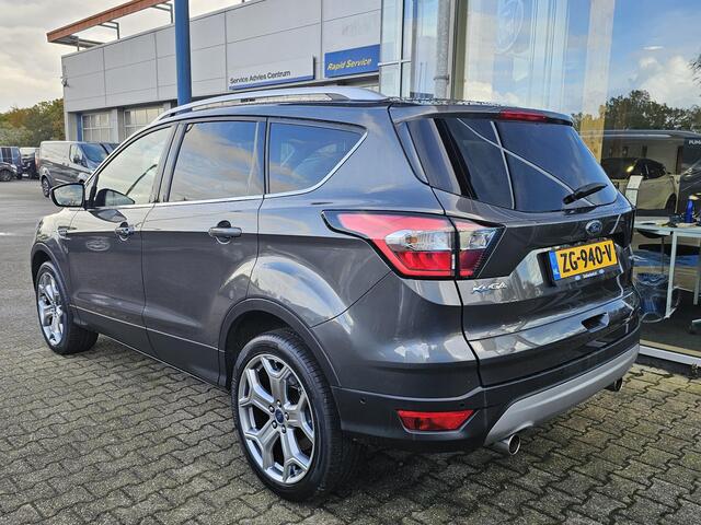 Ford KUGA 1.5 EcoBoost Titanium 150 pk | Nieuwstaat | Navigatie | PDC voor + achter | Keyless entry | Elektrisch bedienbare achterklep | Winterpack | Bi-xenon etc.
